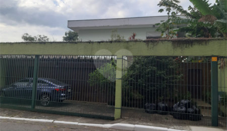 Sobrado à venda com 3 quartos, sendo 1 suíte,  em Horto, São Paulo, SP