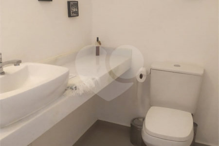 Sobrado à venda com 3 quartos, sendo 1 suíte, em Jardim do Lago, Atibaia, SP