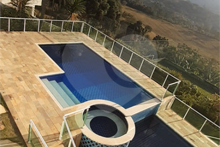 Casa em condomínio à venda ou para alugar com 5 quartos, sendo 3 suítes,  no Centro, Bom Jesus dos Perdões, SP