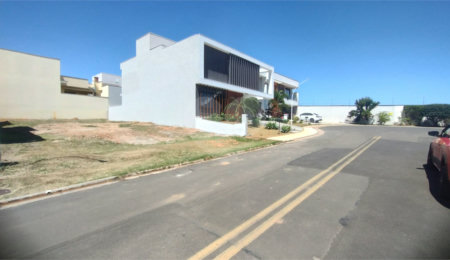 Terreno à venda no condomínio Residencial Maria Dulci, Indaiatuba - SP