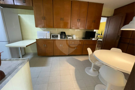 Apartamento à venda com 3 quartos, sendo 1 suíte, em Higienópolis, São Paulo, SP