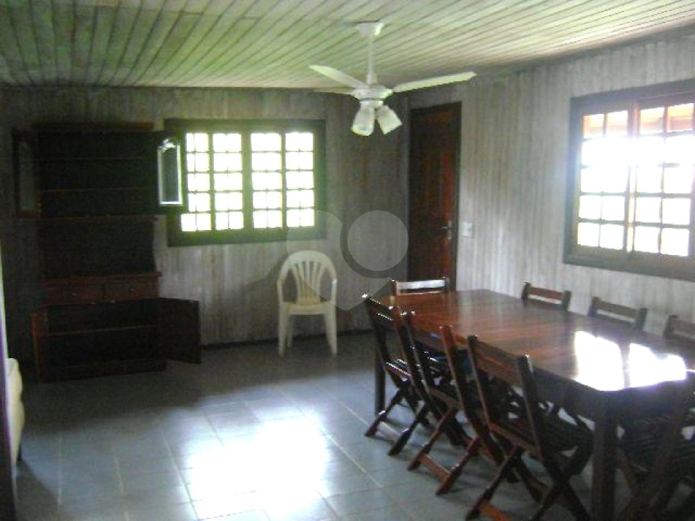 Casa à venda com 3 quartos, sendo 1 suíte, no condomínio Estância Marambaia, Vinhedo - SP
