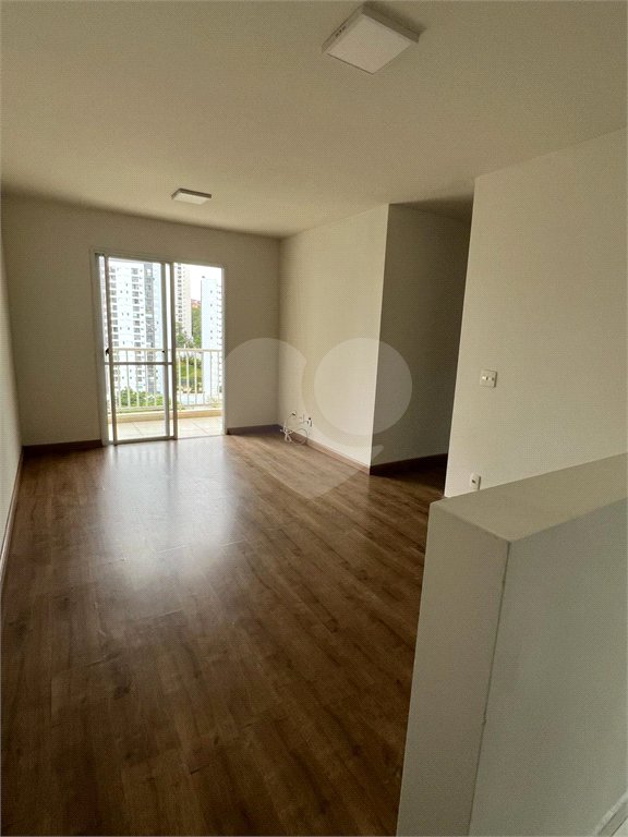 Apartamento à venda com 3 quartos, sendo 1 suíte,  em Parque Reboucas, São Paulo, SP