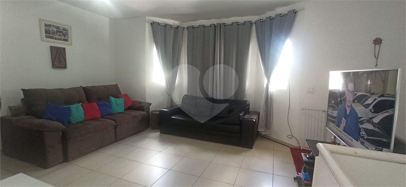 Casa à venda com 3 quartos, sendo 1 suíte, em Vila Capuava, Valinhos, SP