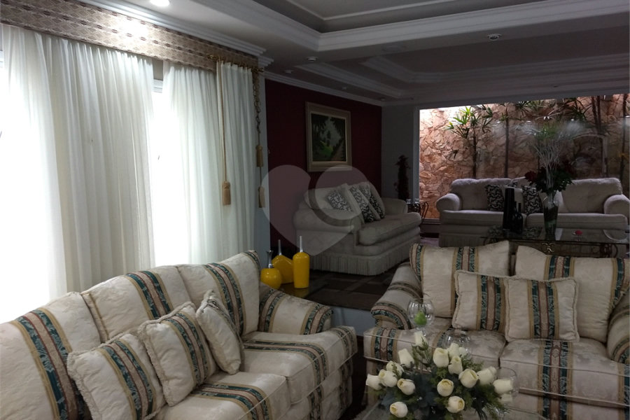Casa Térrea à venda ou para alugar com 4 suítes em Horto, São Paulo, SP