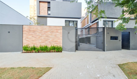 Casa à venda com 3 quartos, sendo 2 suítes,  no condomínio Cube Villa, São Paulo - SP