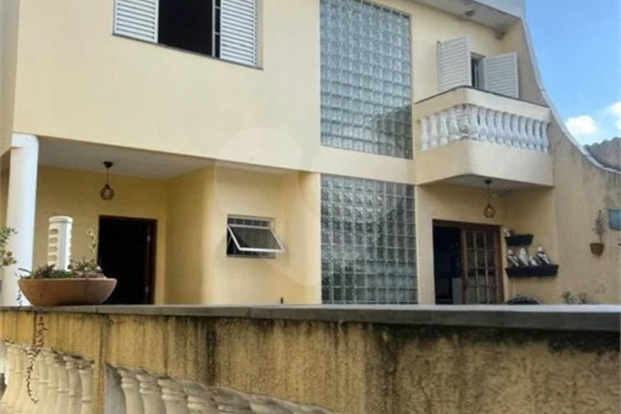 Sobrado à venda com 5 quartos, sendo 2 suítes, em Imirim, São Paulo, SP