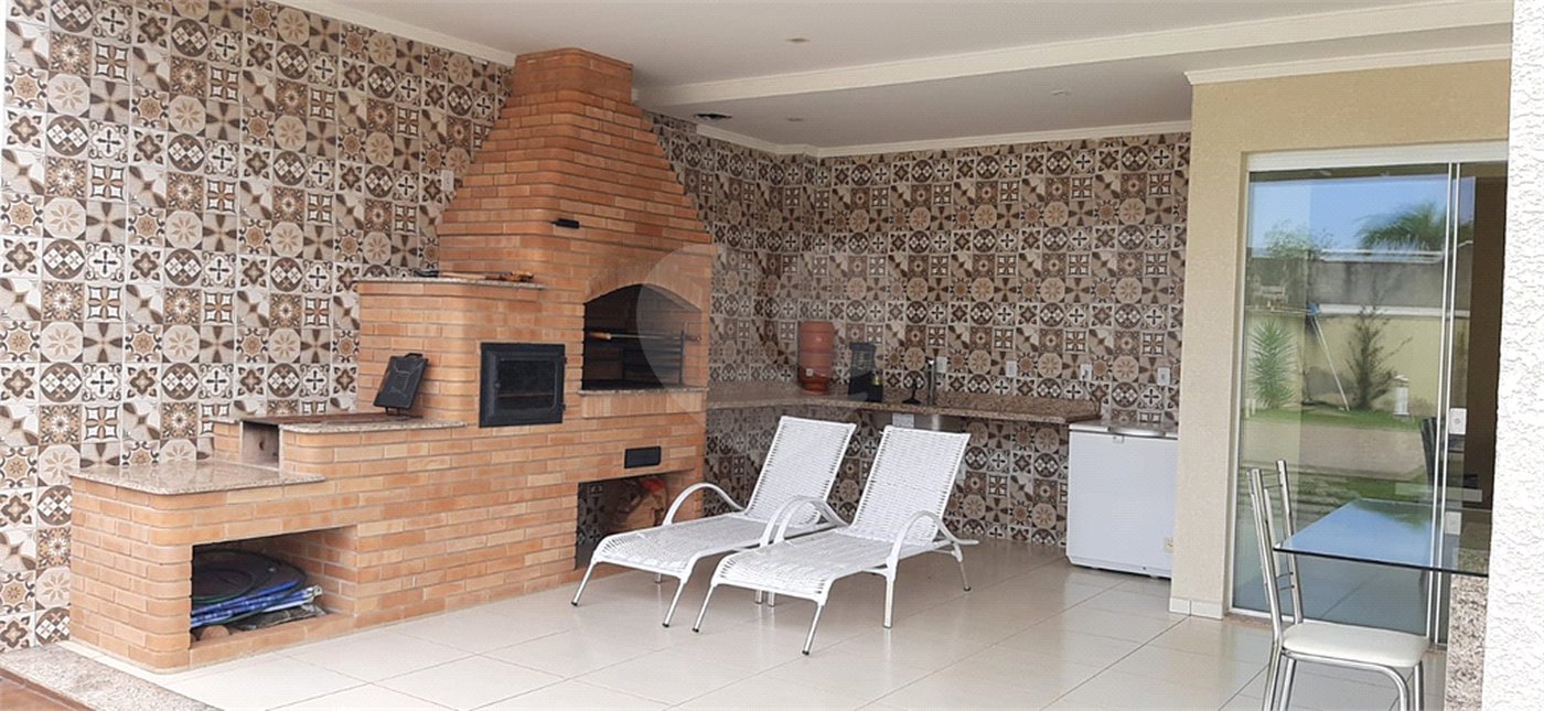 Casa à venda com 3 suítes no condomínio Parque Residencial Shambala 3, Atibaia - SP