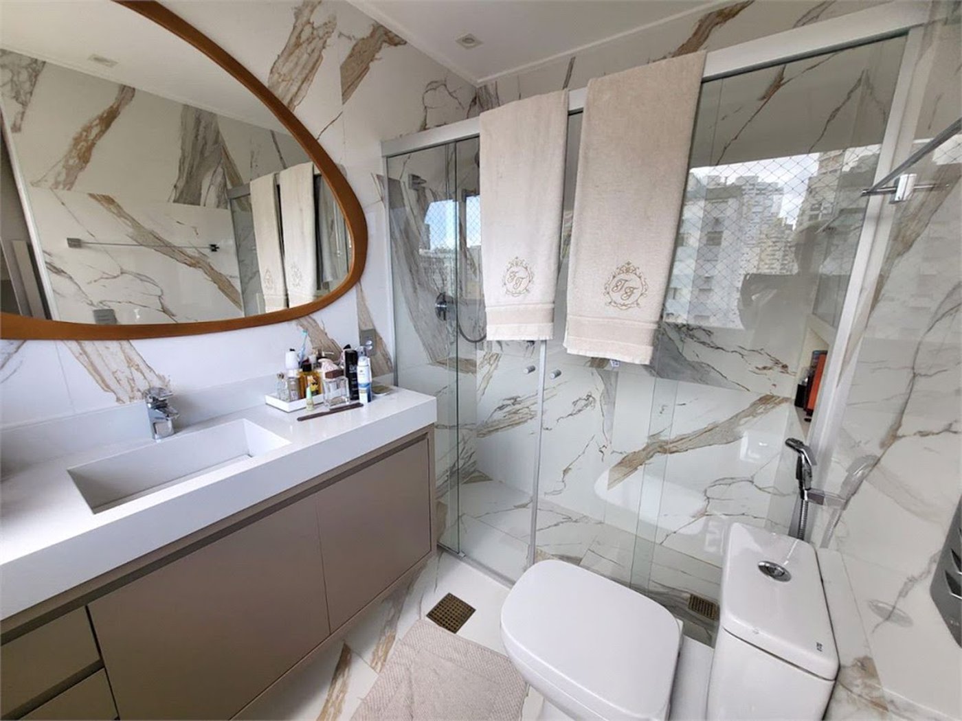 Apartamento Residencial à venda, Gonzaga, Santos - AP0128.