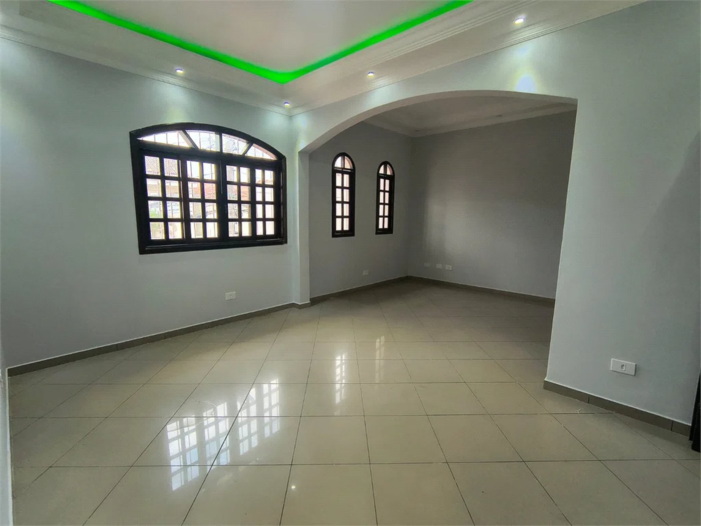 Sobrado à venda com 3 quartos, sendo 1 suíte, em Jardim D'abril, Osasco, SP