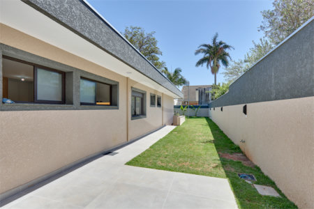 Casa Térrea à venda com 4 quartos, sendo 3 suítes, em Jardim Prudência, São Paulo, SP
