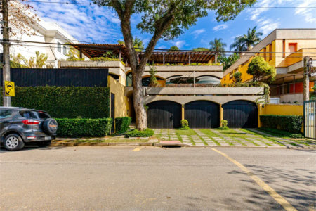 Casa à venda com 4 quartos, sendo 2 suítes, em Jardim Everest, São Paulo, SP