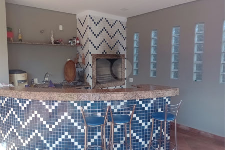 Casa à venda com 5 quartos, sendo 3 suítes, no Centro, Itapetininga, SP