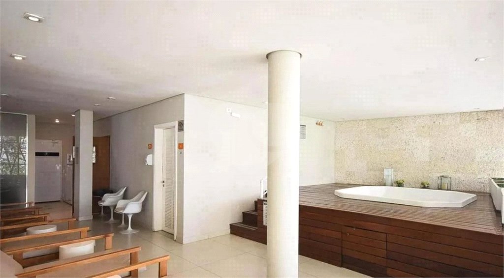 Cobertura à venda com 3 quartos, sendo 2 suítes,  em Paraíso do Morumbi, São Paulo, SP