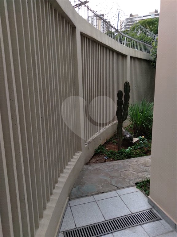 Casa Térrea à venda com 3 quartos, sendo 1 suíte, em Vila Galvão, Guarulhos, SP