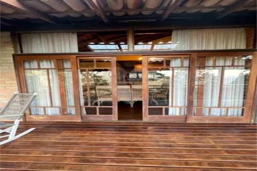 Casa à venda com 3 quartos, sendo 1 suíte,  no condomínio Alpes da Cantareira, Mairiporã - SP