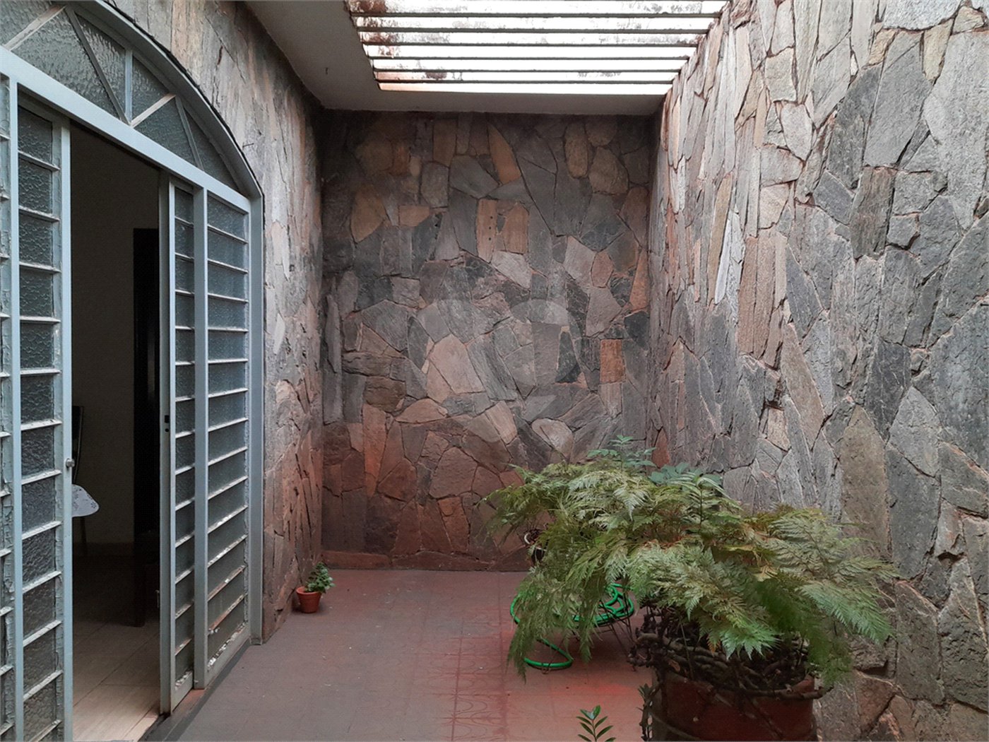Casa à venda com 5 quartos, sendo 1 suíte,  em Jardim Anhangüera, Ribeirão Preto, SP