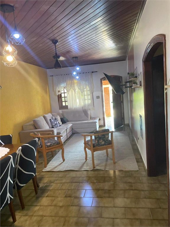 Casa à venda ou para alugar com 5 quartos, sendo 1 suíte, no condomínio Zuleika Jabour, Salto - SP