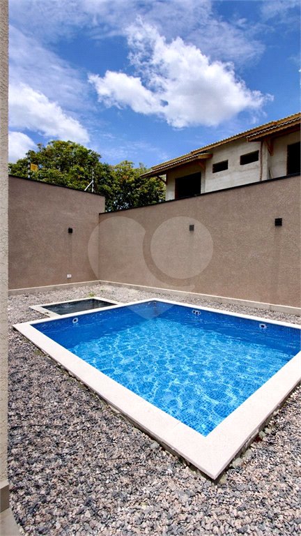 Sobrado à venda com 3 suítes em Jardim do Lago, Atibaia, SP