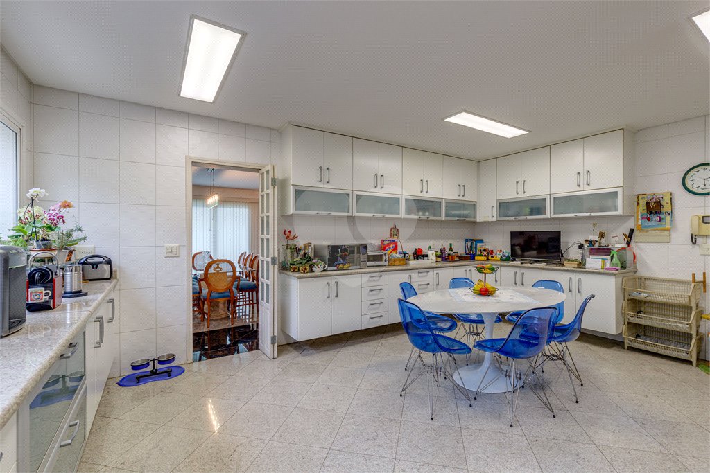 Casa à venda com 4 suítes em Chácara Monte Alegre, São Paulo, SP