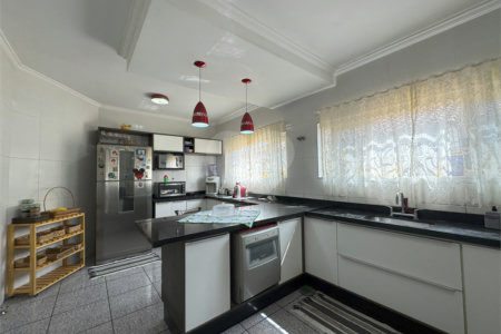 Casa à venda com 3 quartos, sendo 1 suíte, em Jardim Santa Rosália, Sorocaba, SP