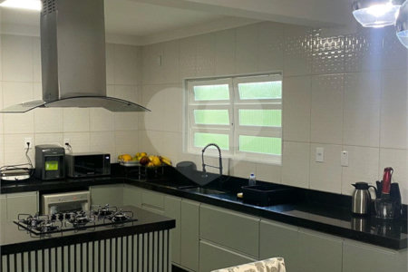 Casa à venda com 3 suítes em Vila Oceania, Poá, SP
