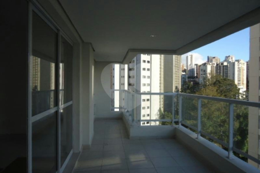 Apartamento à venda com 3 quartos, sendo 1 suíte, em Morumbi, São Paulo, SP