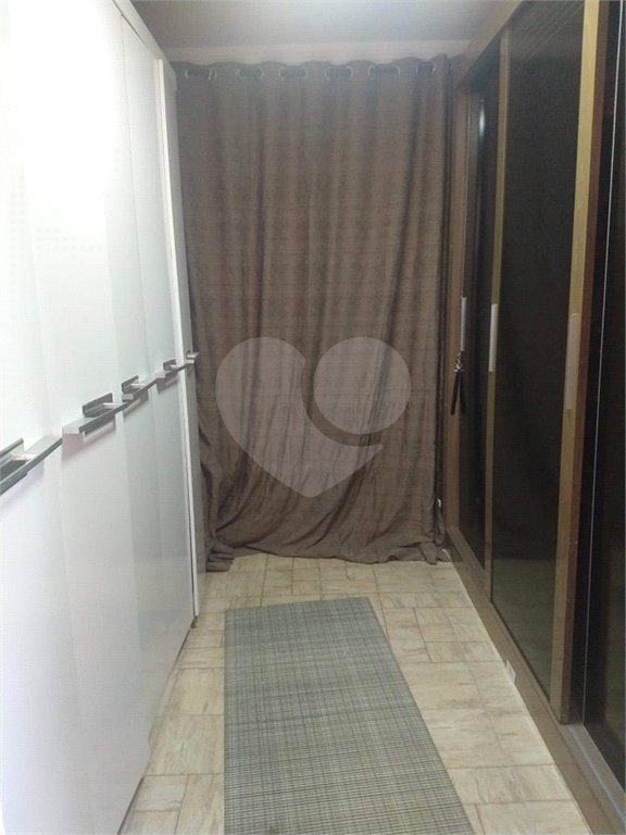 Sobrado à venda com 3 quartos em Jardim Helena, Ferraz de Vasconcelos, SP