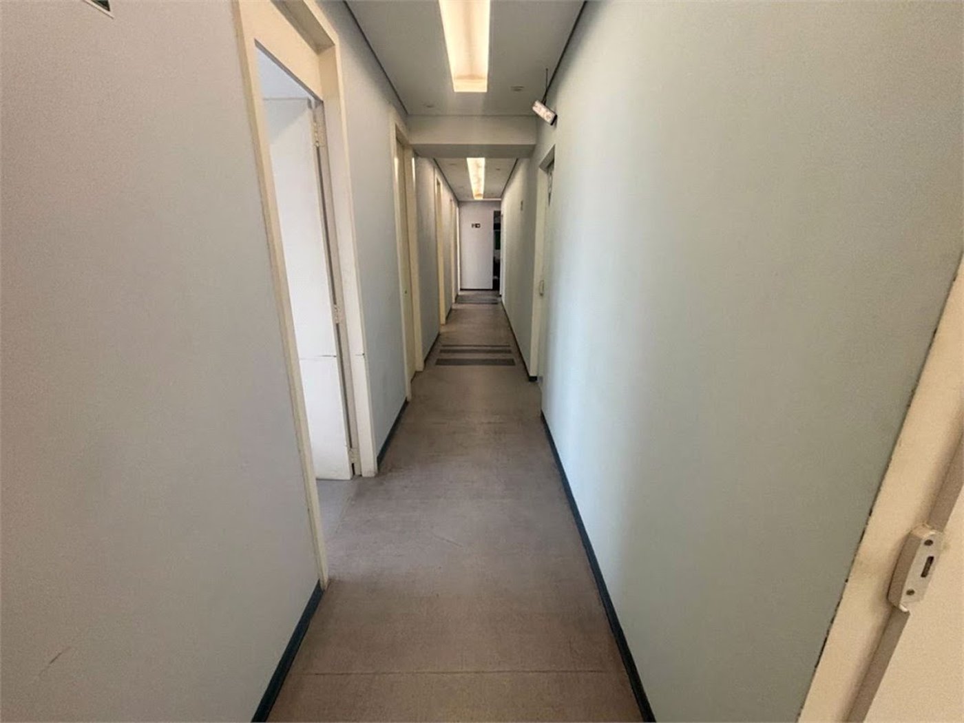 Sala Comercial para venda e locação, Estuário, Santos - SA0057.