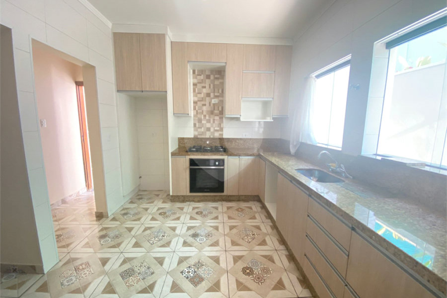 Sobrado à venda com 3 quartos, sendo 1 suíte, em Tremembé, São Paulo, SP
