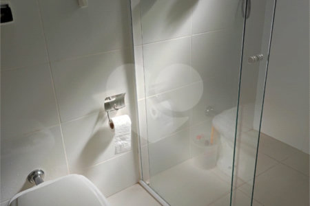 Chácara à venda com 3 quartos, sendo 2 suítes,  em Parque Varanguera, São Roque, SP
