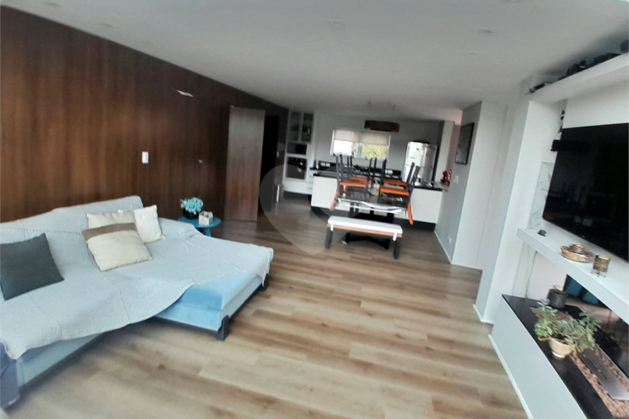 Casa à venda com 3 quartos, sendo 1 suíte,  no condomínio Alpes da Cantareira, Mairiporã - SP