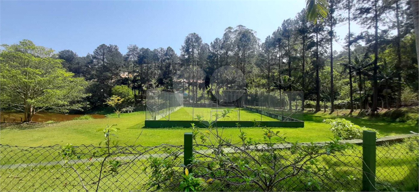 Sobrado à venda com 4 quartos, sendo 2 suítes, em Serra da Cantareira, Mairiporã, SP