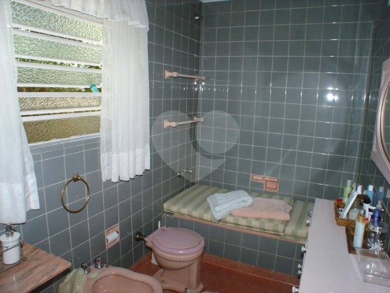 Casa à venda com 4 quartos, sendo 1 suíte, em Brooklin Velho, São Paulo, SP
