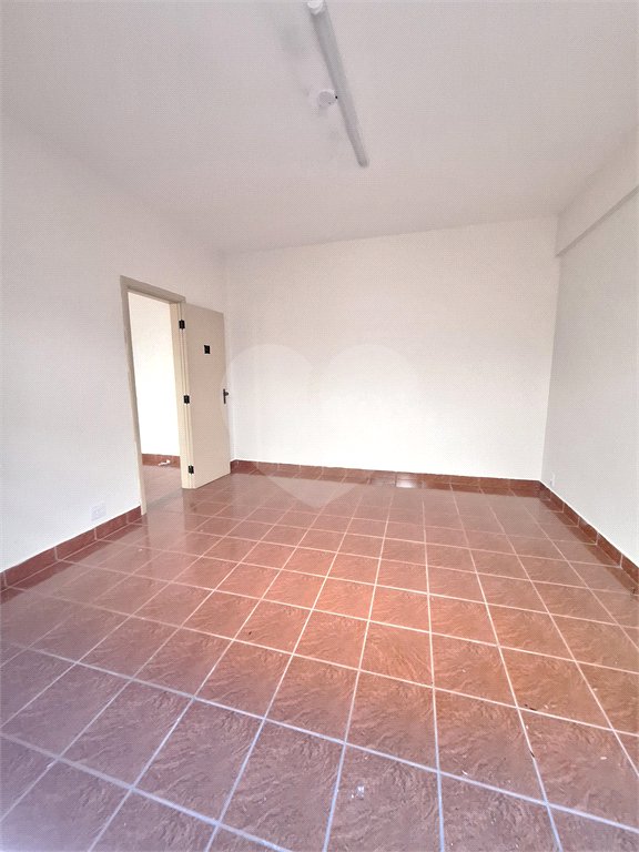 Casa à venda ou para alugar com 4 quartos, sendo 2 suítes,  em Santa Rosa, Vinhedo, SP