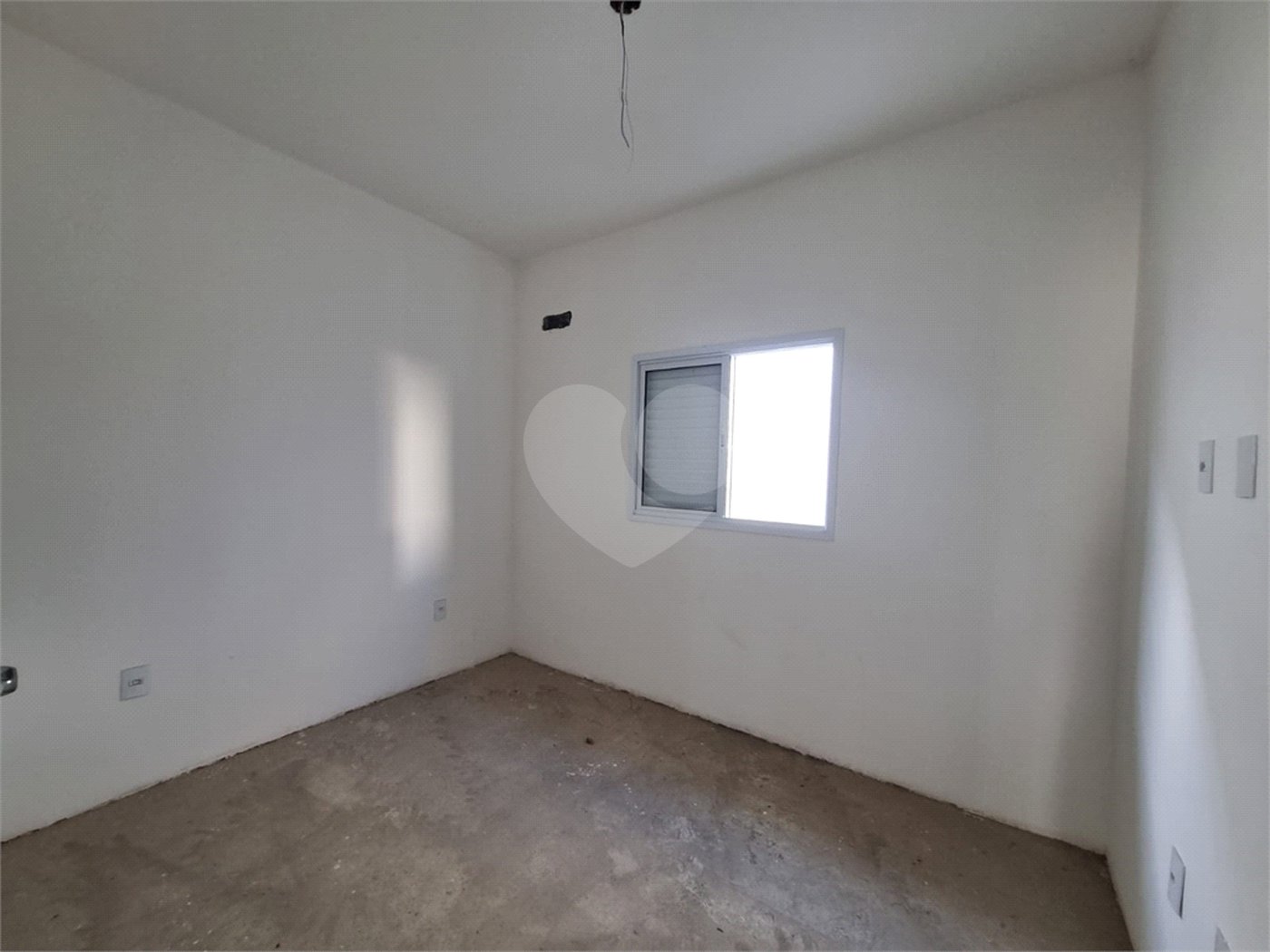 Casa à venda com 3 quartos, sendo 1 suíte, no condomínio Residencial Américo Figueiredo, Sorocaba - SP