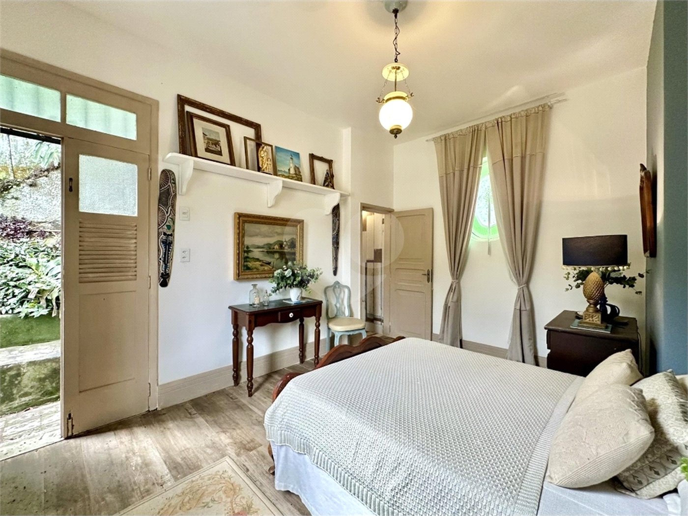 Casa à venda com 7 quartos, sendo 1 suíte, em Cosme Velho, Rio de Janeiro, RJ