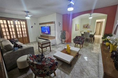Casa à venda com 3 quartos, sendo 1 suíte,  em Conjunto Residencial Nova Bertioga, Mogi das Cruzes, SP
