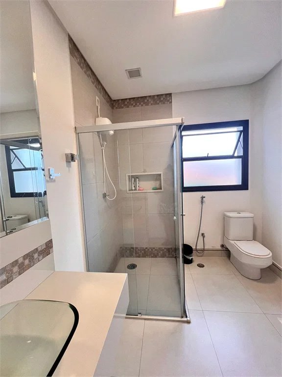 Sobrado à venda com 5 quartos, sendo 2 suítes, em Vila Inah, São Paulo, SP