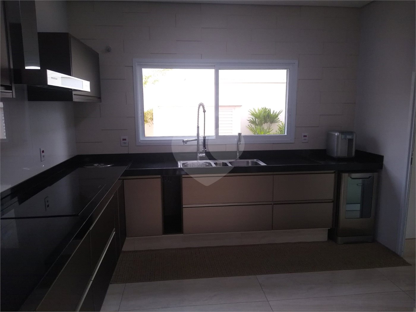 Casa à venda com 4 quartos, sendo 2 suítes,  no condomínio Damha Iii, São Carlos - SP