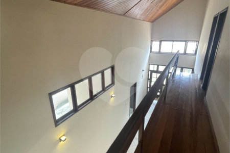 Casa à venda com 5 quartos, sendo 3 suítes, no condomínio Recanto das Palmeiras, Rio de Janeiro - RJ