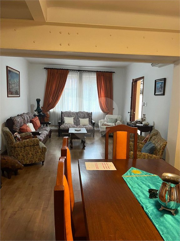 Casa à venda com 3 quartos, sendo 1 suíte, em Vila Mariana, São Paulo, SP
