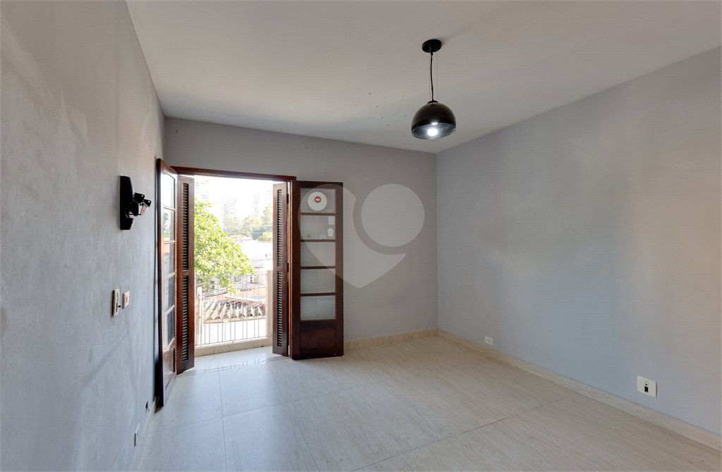 Sobrado à venda com 4 quartos, sendo 1 suíte, em Jardim Prudência, São Paulo, SP