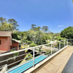 Casa à venda com 4 quartos, sendo 3 suítes, no condomínio Vilarejo, Carapicuíba - SP
