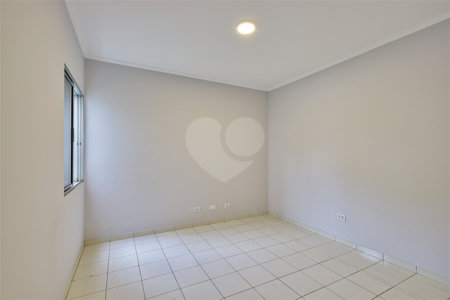 Casa à venda com 3 quartos, sendo 1 suíte, em Alto da Boa Vista, São Paulo, SP