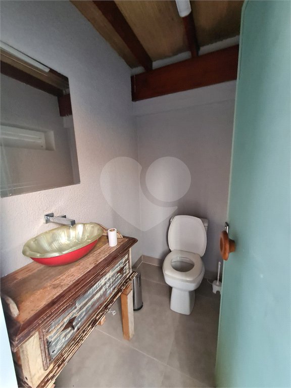 Casa à venda com 3 suítes no condomínio Estância Marambaia, Vinhedo - SP