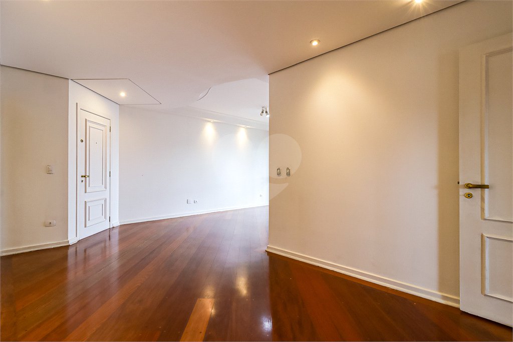 Apartamento à venda com 4 quartos, sendo 3 suítes, em Brooklin Paulista, São Paulo, SP