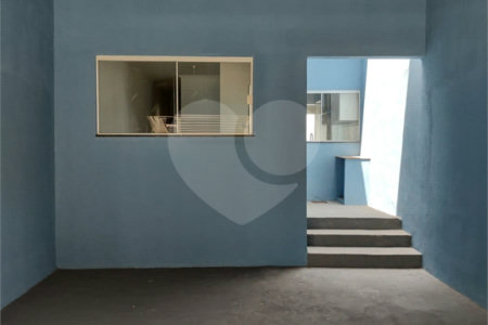 Casa térrea no Cidade Aracy .