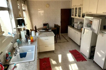 Sobrado à venda com 6 quartos, sendo 1 suíte, em Sumarezinho, São Paulo, SP