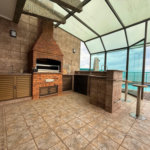 Apartamento Alto Padrão Frente Mar com 4 Dormitórios, 3 Suítes e 3 Vagas na Orla de Santos
